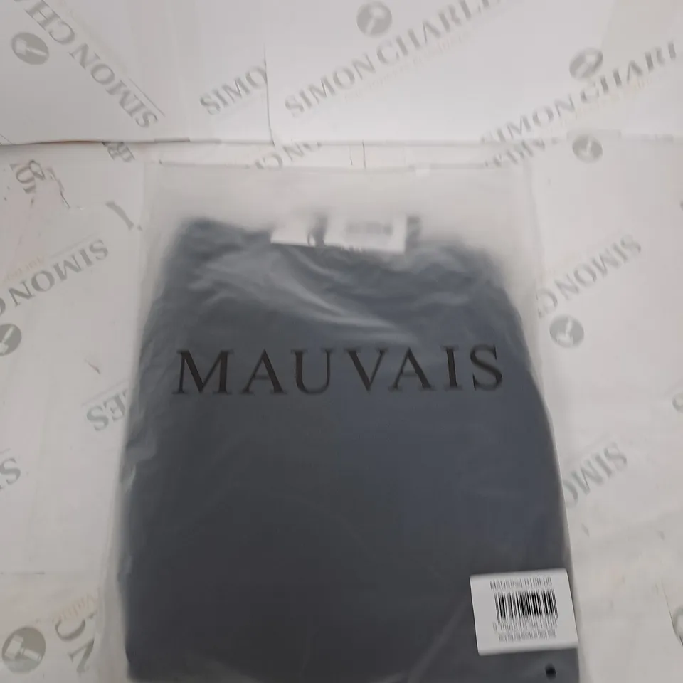 BAGGED MAUVAIS NAVY ZIG ZAG SHORTS SIZE 38