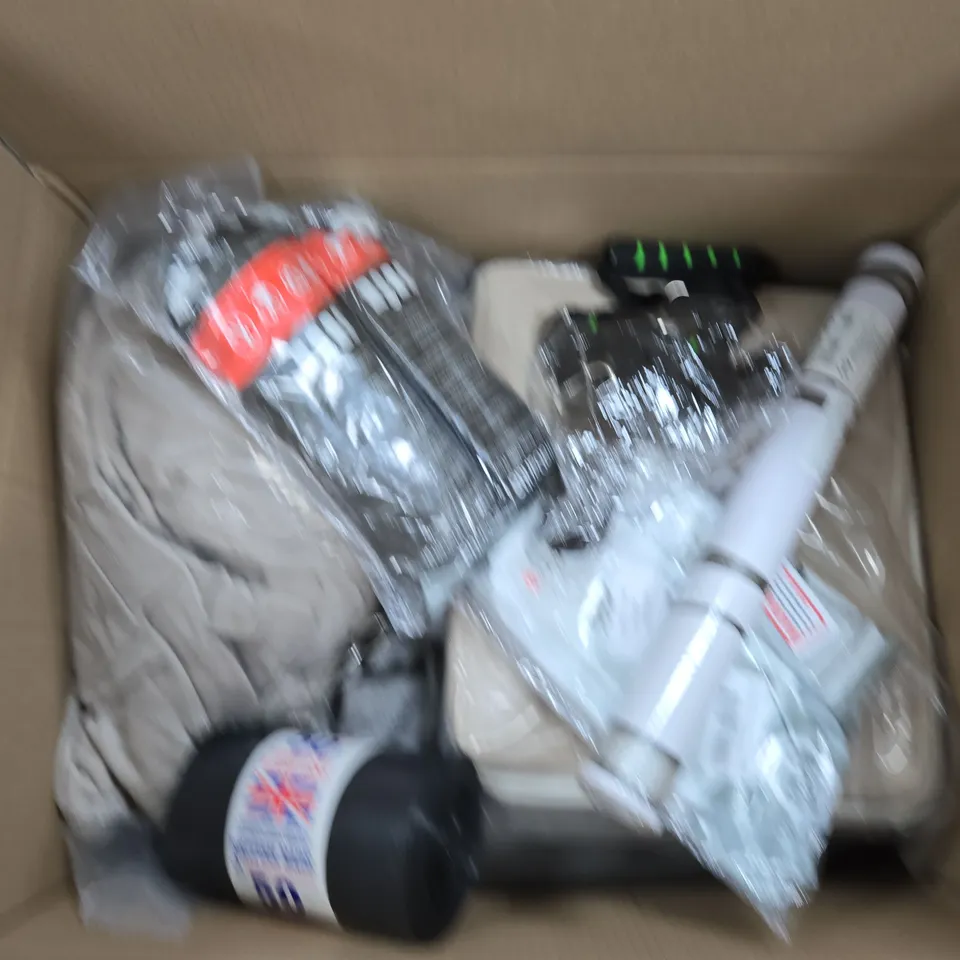 APPROXIMATELY 15 ASSORTED HOUSEHOLD PRODUCTS TO INCLUDE BIN BAGS, WALLPAPER AND THROWS 