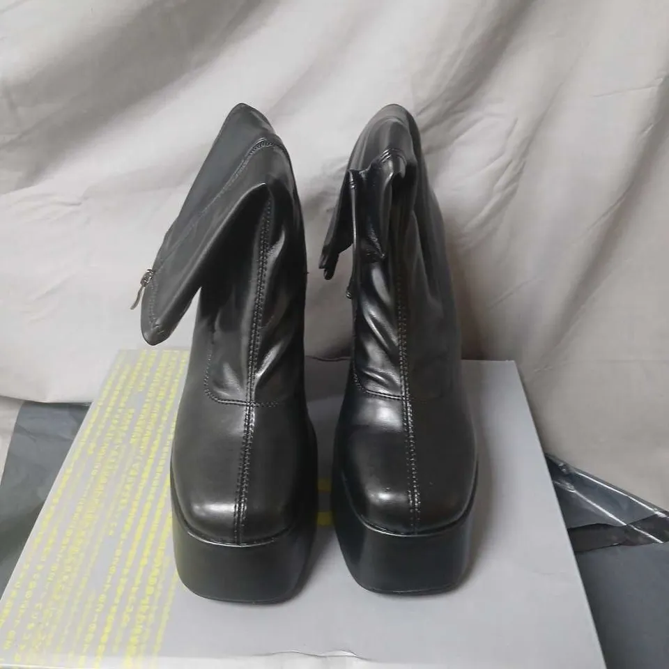 KOI DELANO MEN'S BLACK PLATFORM HEELED BOOTS, UK7