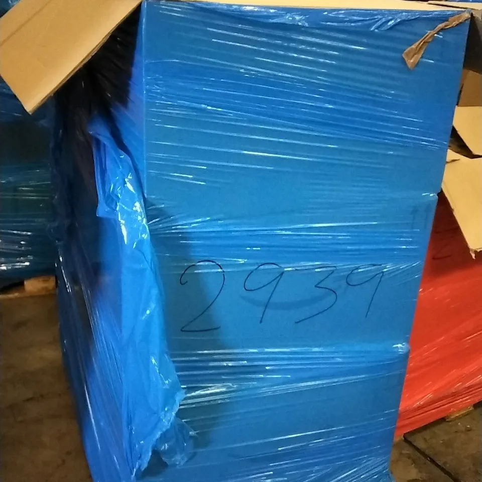 PALLET OF ASSORTED ITEMS INCLUDING TEMPERED GLASS SCREEN PROTECTOR, INSULATED STAINLESS STEEL BOTTLE,  ACRYLIC PAINT SET, HOT WATER BOTTLE, DOG CRATE, DOG HARNESS