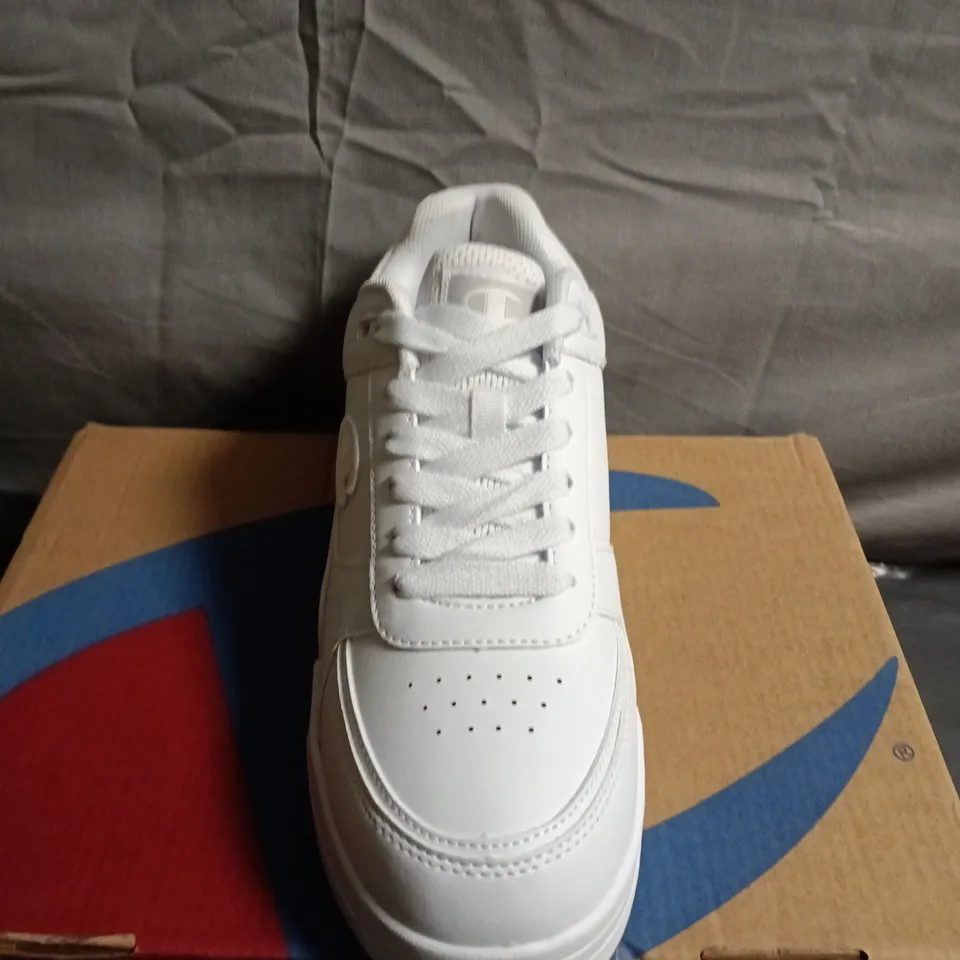 BOXED PAIR OF CHAMPION WHITE SNEAKERS -UK SIZE 6
