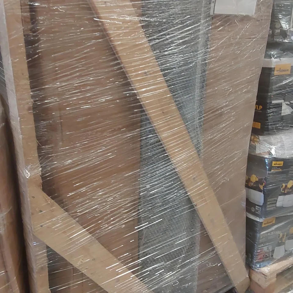 PALLET CONTAINING APPROXIMATELY 9x MIXED SIZED PUNCH BAGS