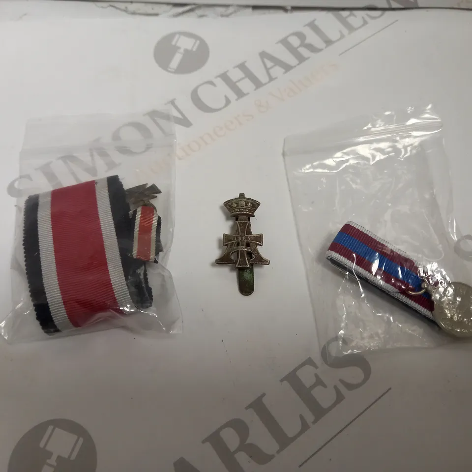 BAG TO CONTAIN 4 X MILITARY & HISTORICAL MEDALS 