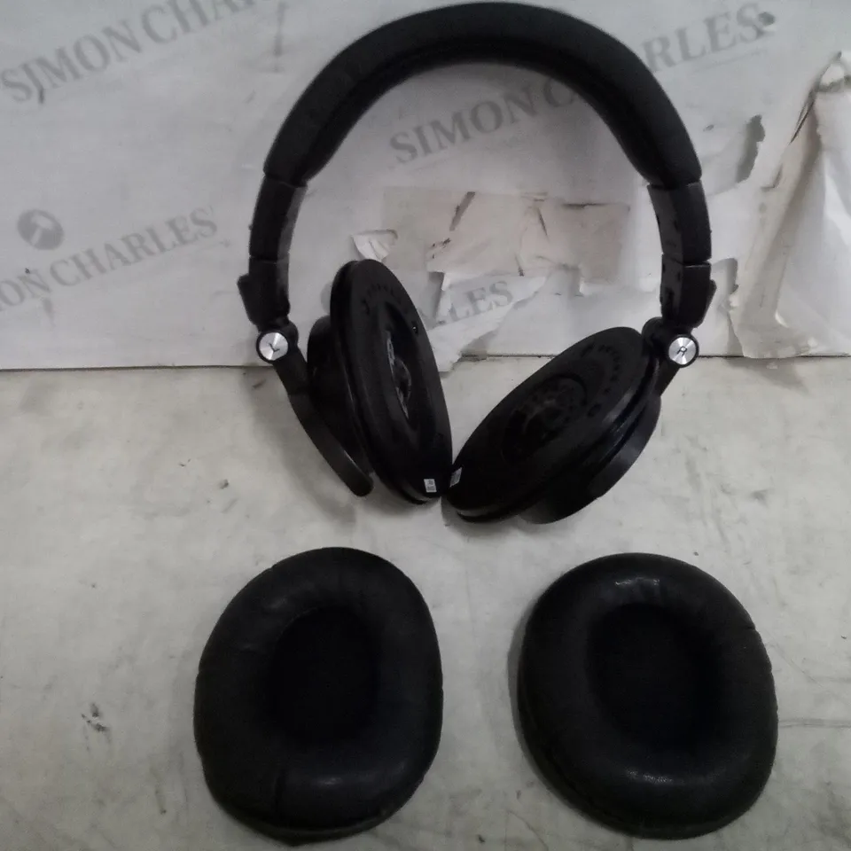 BOXED AUDIO TECHNICA HEADPHONES 