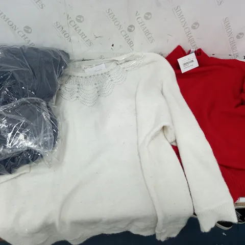 LARGE QUANTITY OF ASSORTED CLOTHING ITEMS TO INCLUDE HOODIES, SWEATERS, ETC - COLLECTION ONLY