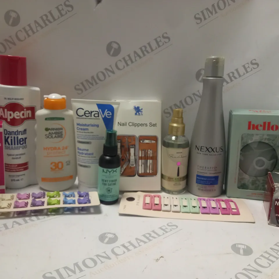 BOX OF APPROX 10 ASSORTED BEAUTY PRODUCTS TO INCLUDE CERAVE MOISTURISING CREAM, NAIL CLIPPER SET, NEXXUS SHAMPOO, ETC 
