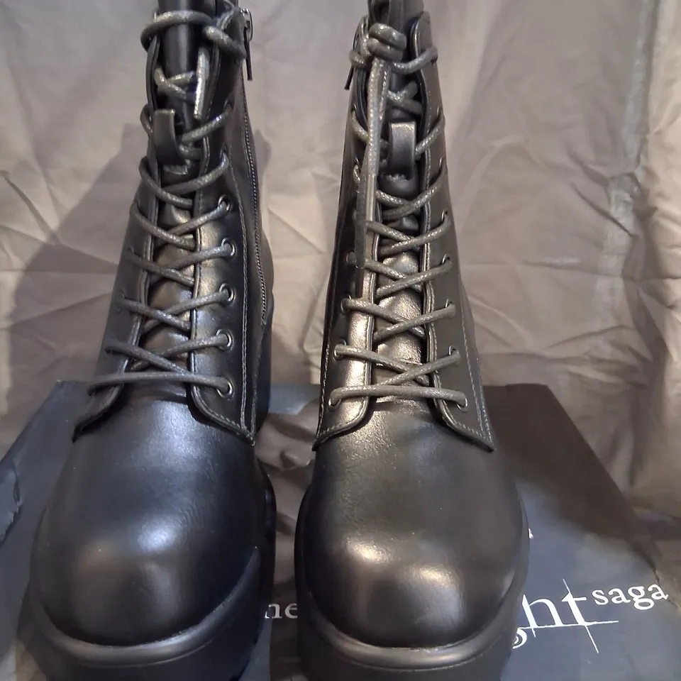 BRAND NEW BOXED KOI X THE TWILIGHT SAGA TEAM JACOB MILITARY BOOTS SIZE 6