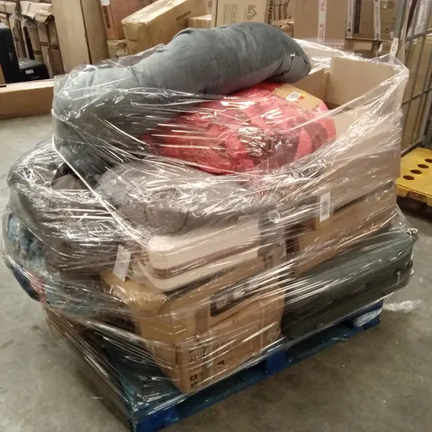PALLET OF ASSORTED HOUSEHOLD GOODS AND PRODUCTS TO INCLUDE; SUITCASES, DUMBBELLS, TEXTILE ITEMS ETC