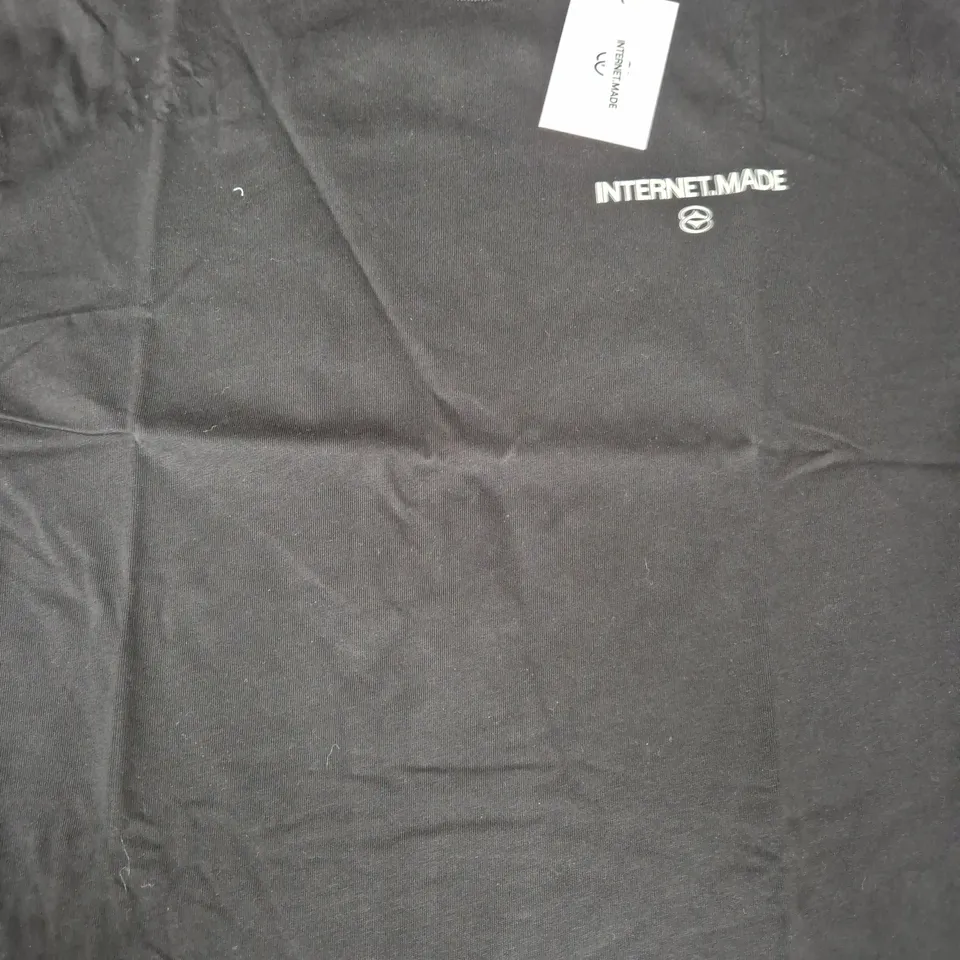 INTERNET MADE CREW NECK T-SHIRT IN BLACK SIZE LARGE