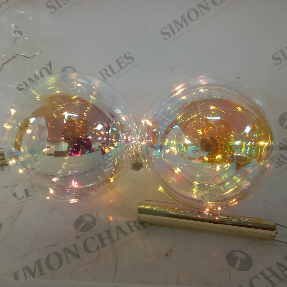BOXED BUNDLEBERRY BY AMANDA HOLDEN SET OF 2 PRE-LIT GLOBES