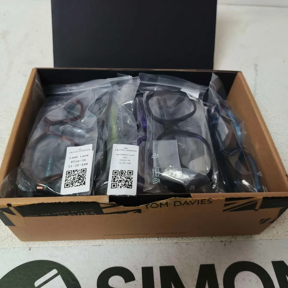 BOX OF APPROX 10 PAIRS OF ASSORTED GLASSES