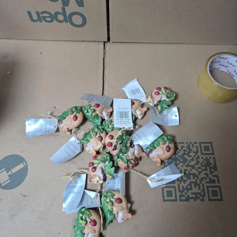 4 BOXES OF ASSORTED GISELA GRAHAM SMALL DECORATIONS 