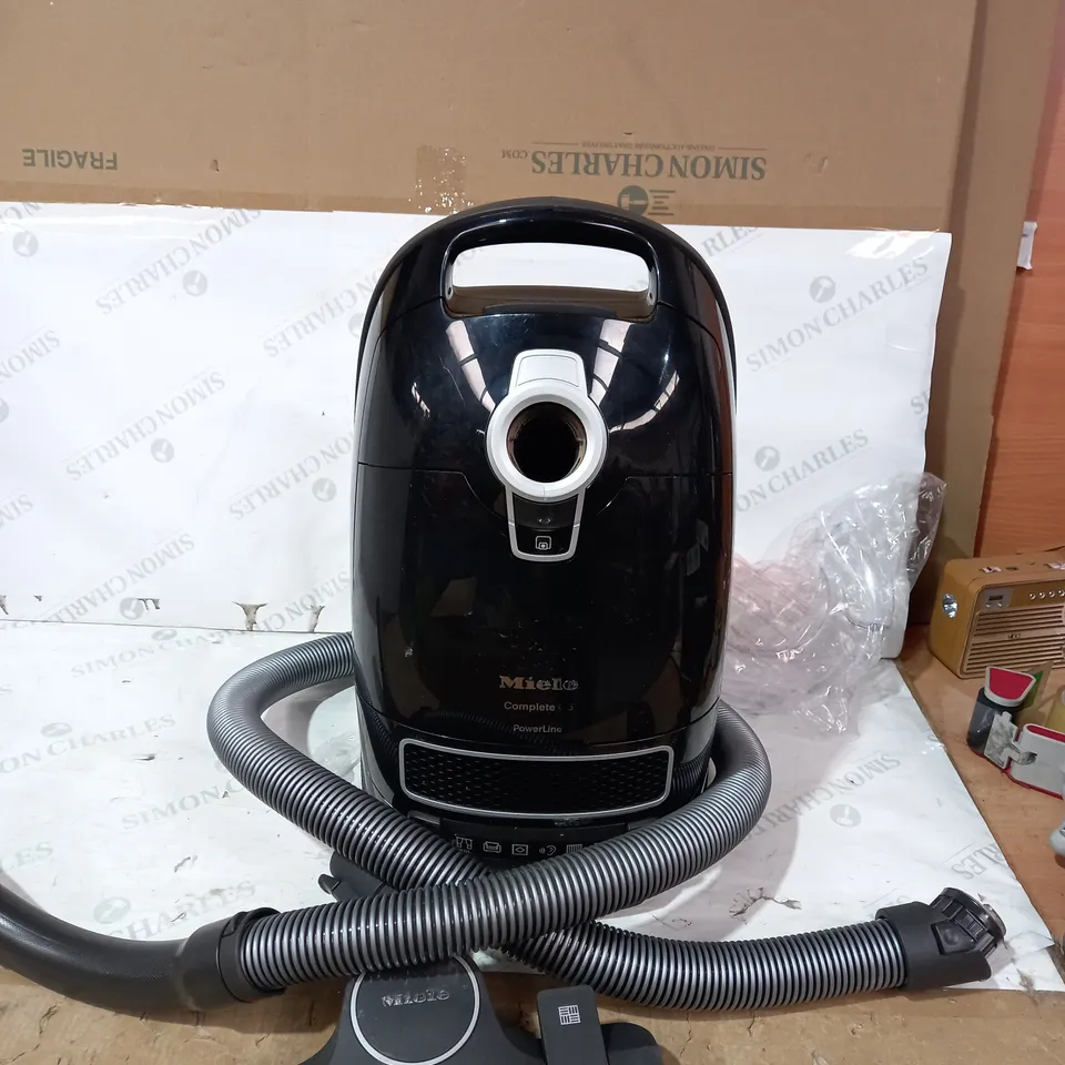 MIELE COMPLETE C3 VACUUM