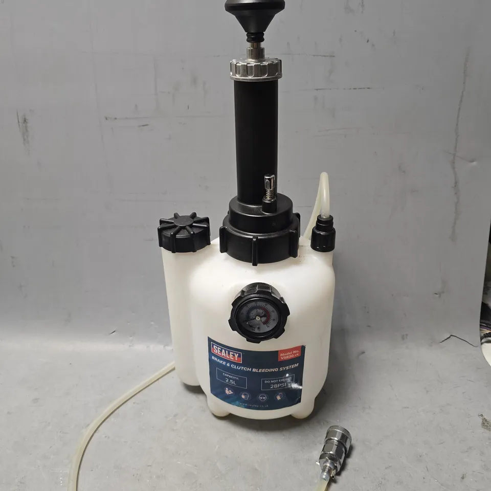 SEALEY BRAKE & CLUTCH BLEEDING SYSTEM 