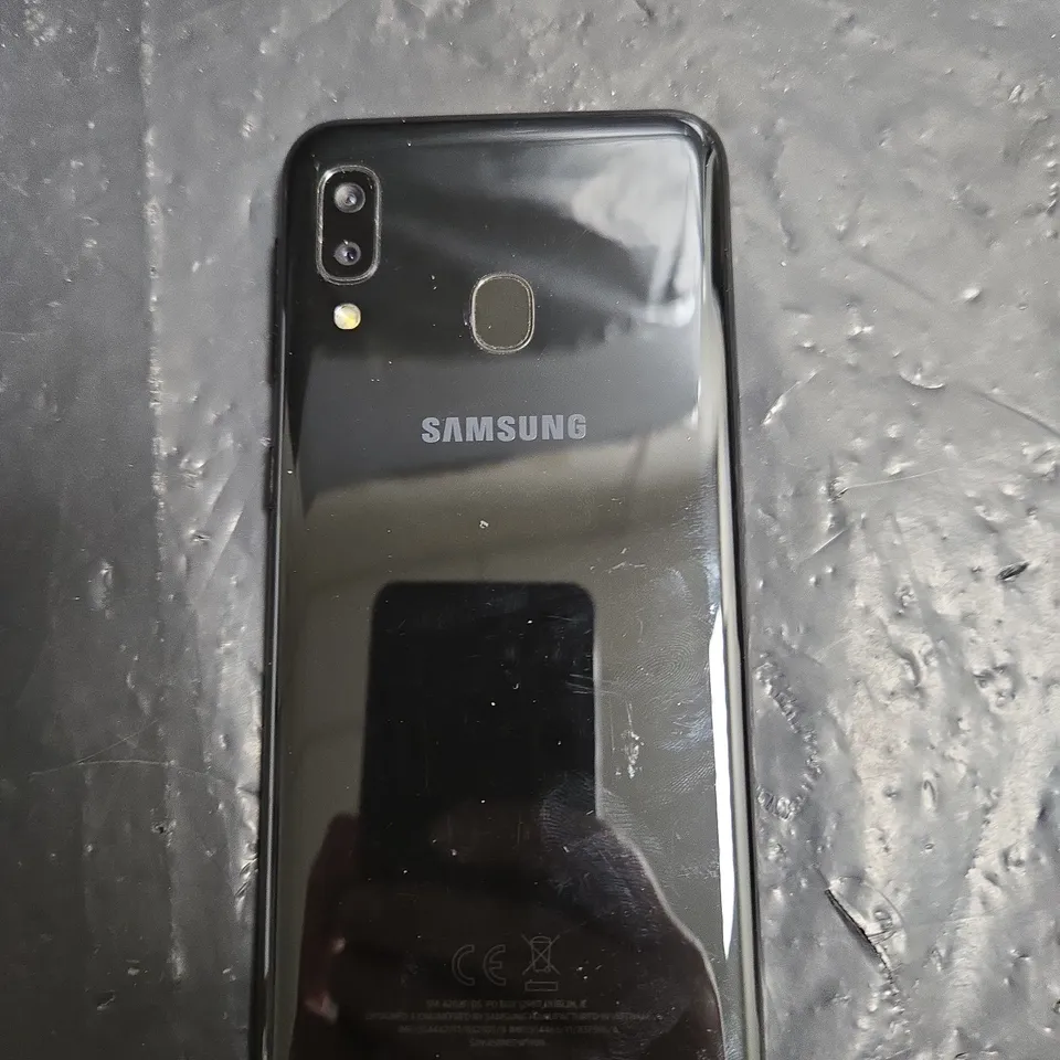 SAMSUNG GALAXY A20E SMARTPHONE – BLACK - USB-C CABLE - SM-A202F/DS