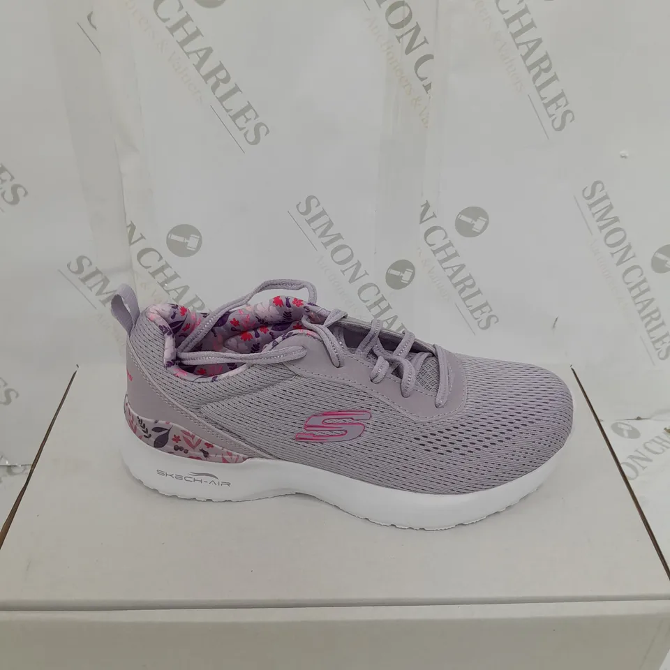 BOXED PAIR OF PINK SKETCH-AIR TRAINERS SIZE 3.5 