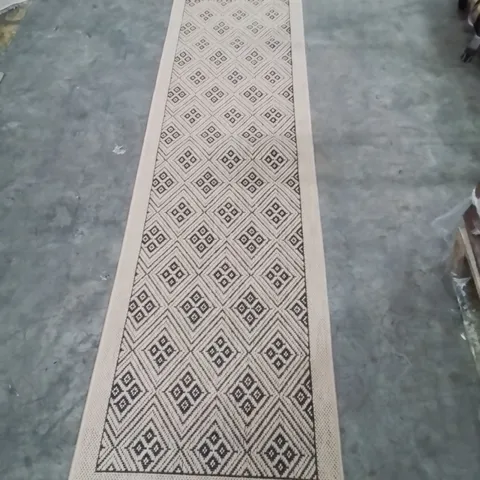 QUALITY DESIGNER AREA RUG - APPROXIMATELY 240X60CM