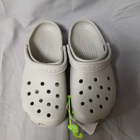 CROCS CLASSIC KIDS CLOGS – LIGHT GREY (10001-1LM)