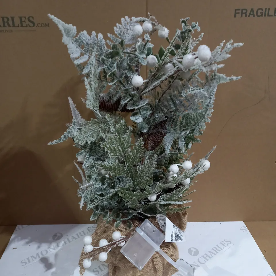 MISTLETOE AND FERN LIT TABLETOP TREE RRP £27.99
