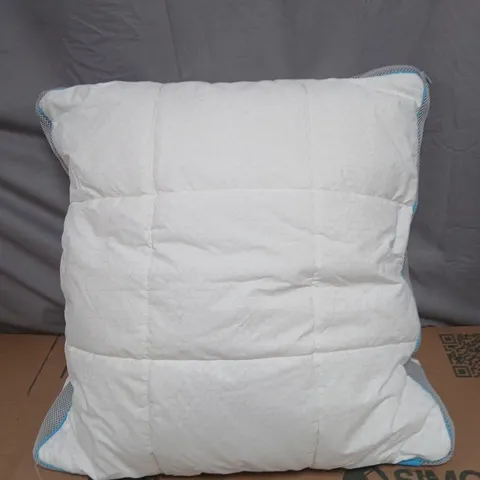SIMBA CUSHION WITH CARRY BAG