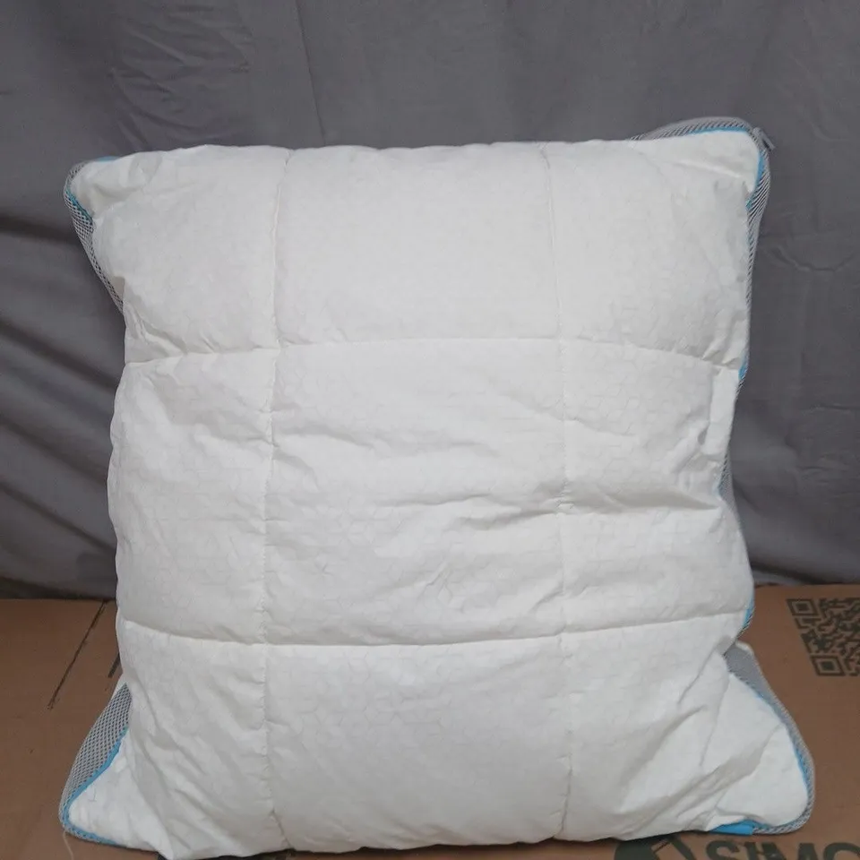 SIMBA CUSHION WITH CARRY BAG