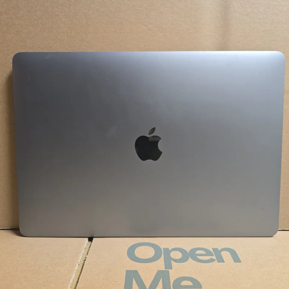 APPLE MACBOOK AIR (A2337)