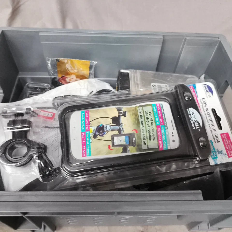 APPROXIMATELY 12 ASSORTED VEHICLE PARTS & ACCESORIES 