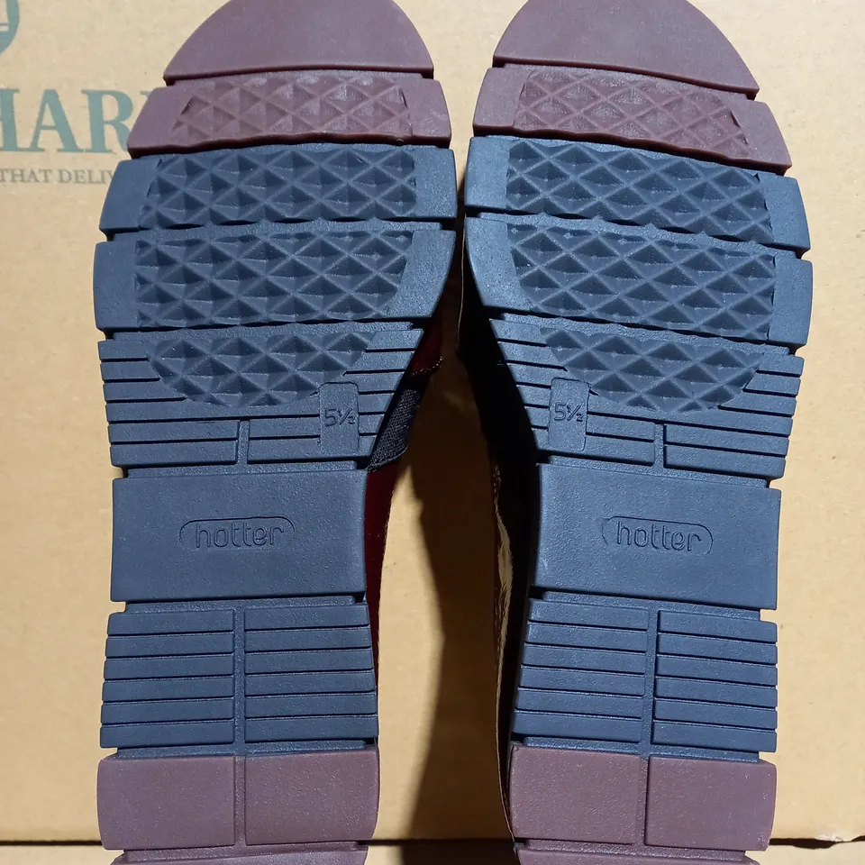 HOTTER TURN TURNX1 SHOES -SIZE 5.5 