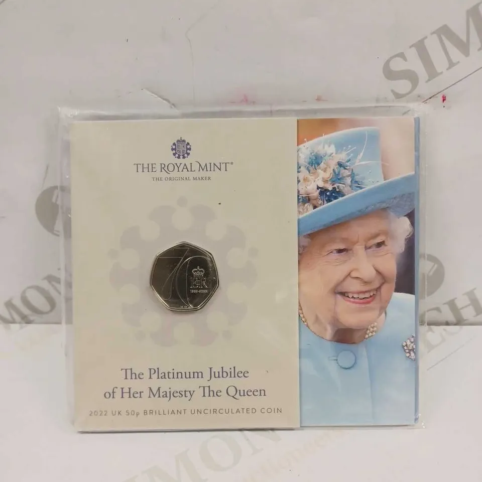 LOT TO CONTAIN 7 X ASSORTED COLLECTORS COMMEMORATIVE COINS, RANGING FROM THE ROYAL FAMILY TO HARRY POTTER