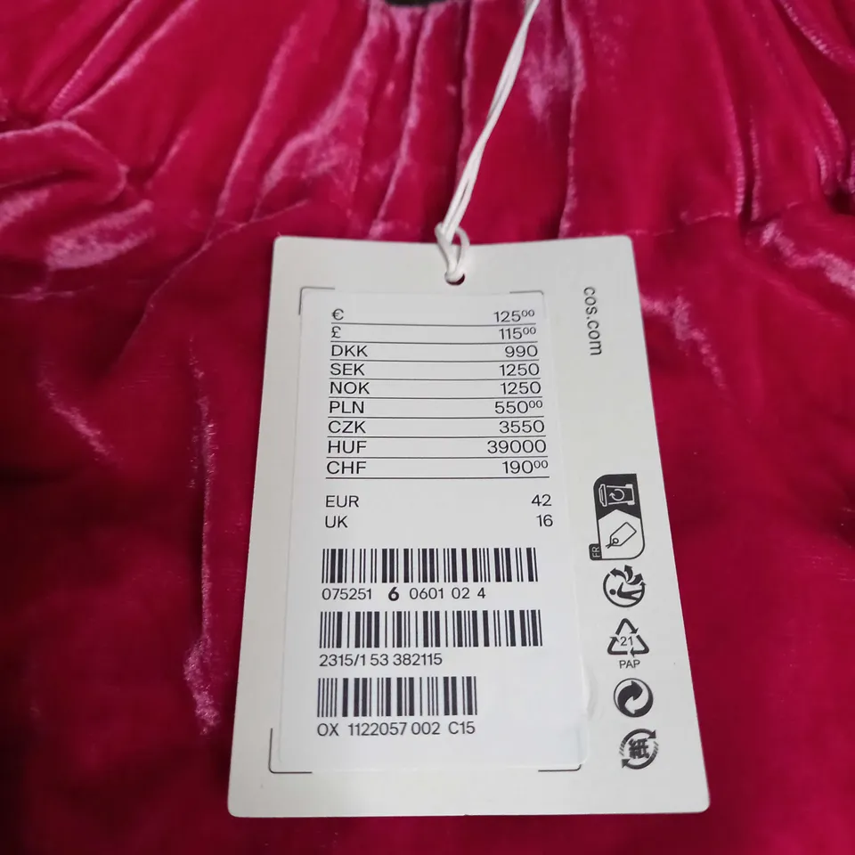 WOMENS WIDE FITTED DRESS SIZE 16