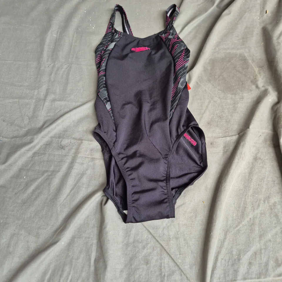 BOX OF APPROXIMATELY 20 ASSORTED CLOTHING ITEMS TO INCLUDE: SPEEDO ONE PIECE 
