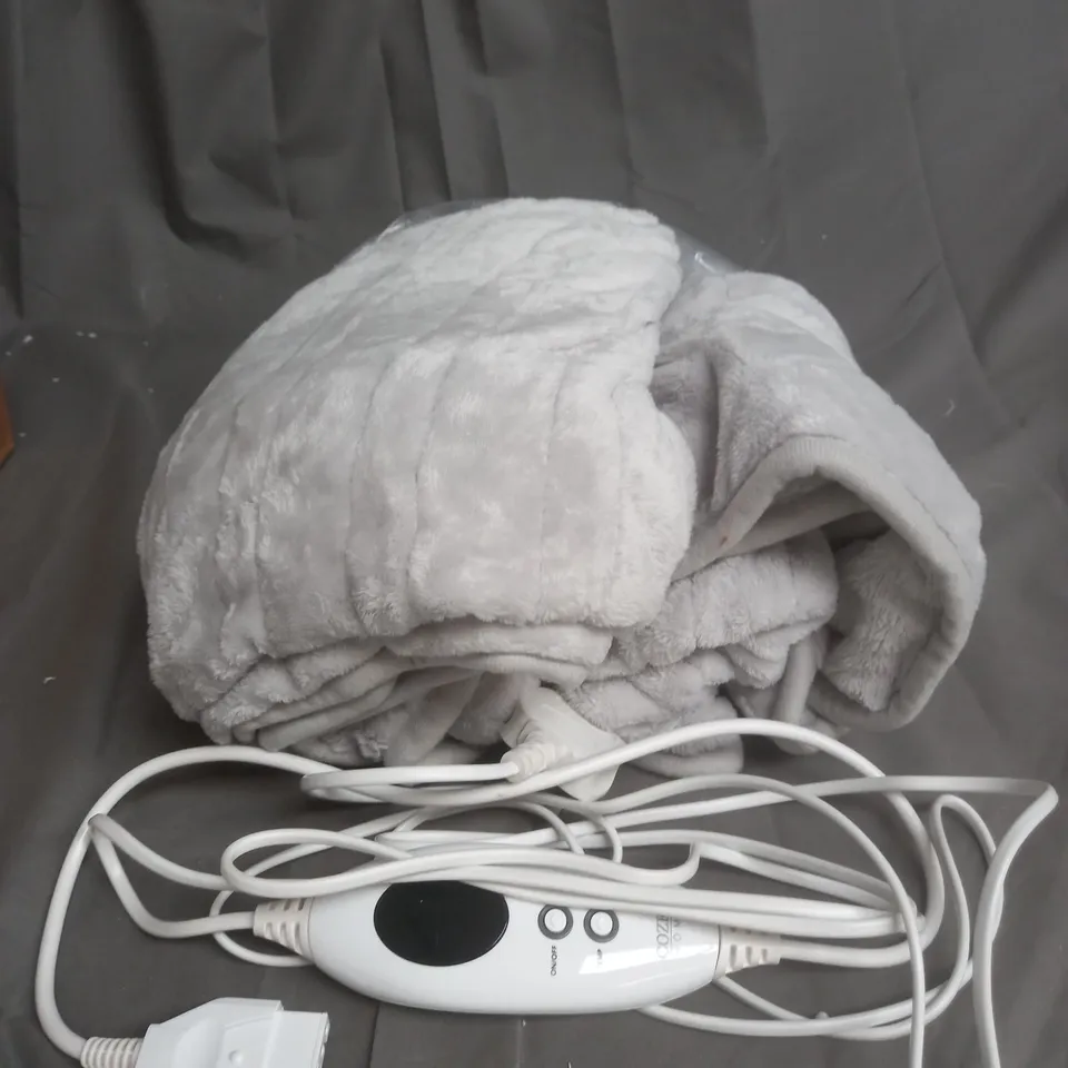 COZEE HOME VELVETSOFT HEATED THROW IN LIGHT GREY 