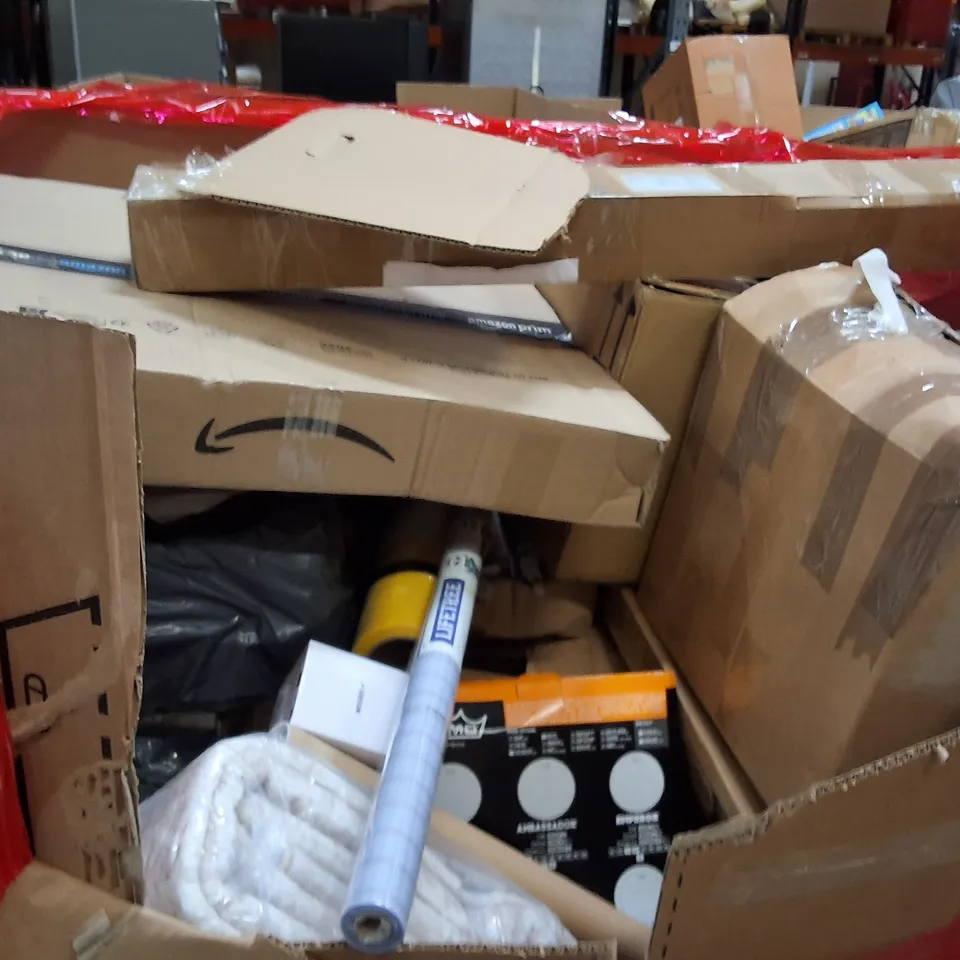 PALLET OF ASSORTED HOUSEHOLD GOODS AND PRODUCTS TO INCLUDE;AREA RUG,ARTFIAL LEAVES,ETC