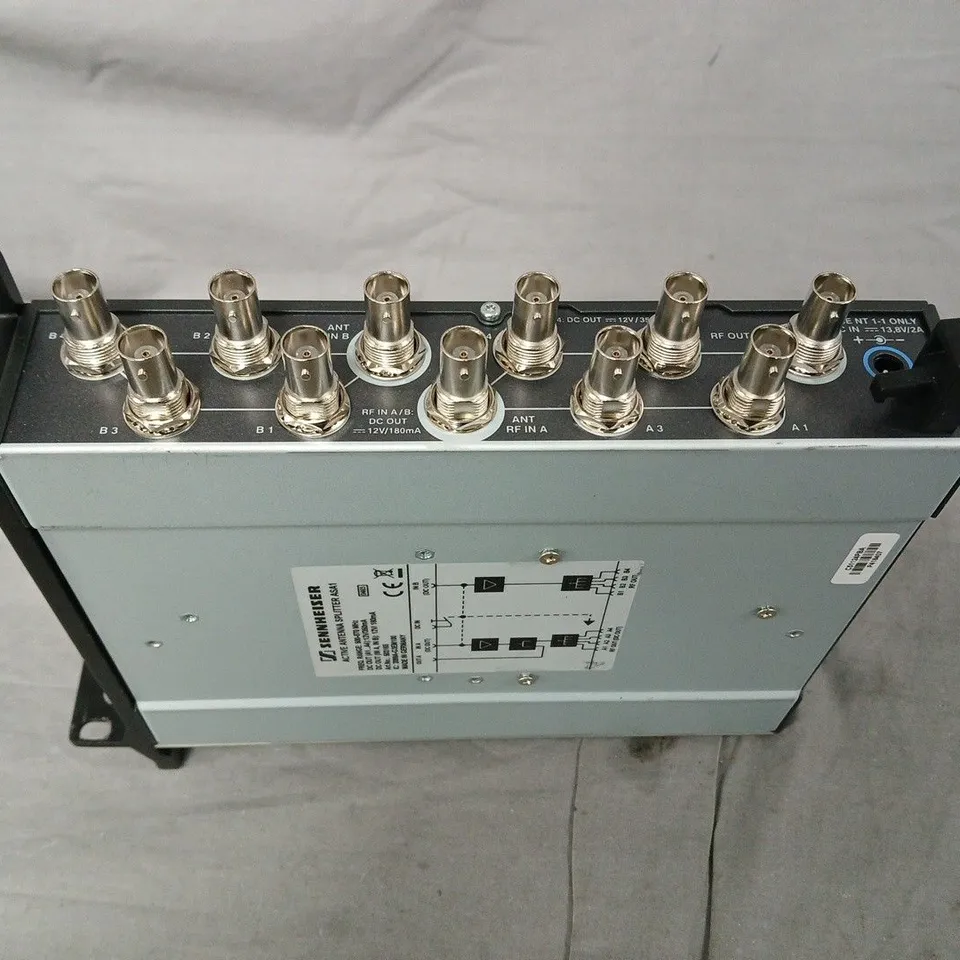 SENNHEISER ANTENNA SPLITTER ASA 1 – RACK-MOUNT RF DISTRIBUTION UNIT