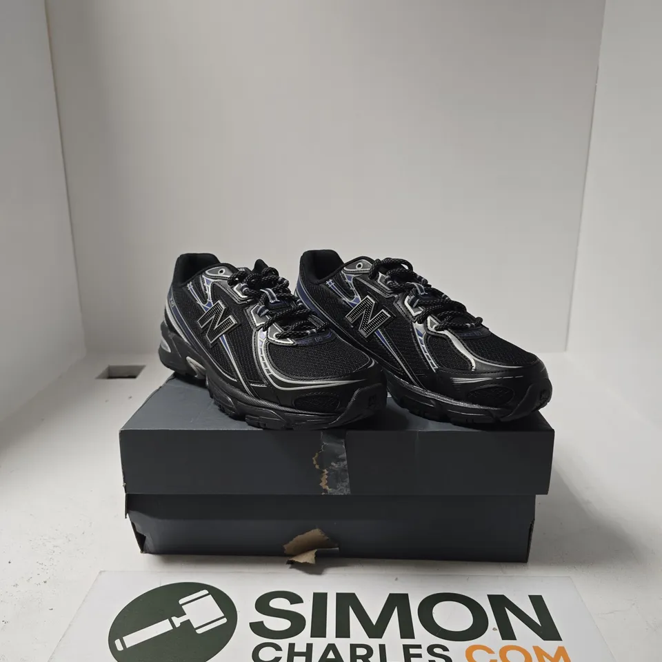 BOXED PAIR OF NEW BALANCE 740 TRAINERS IN BLACK - SILVER AND BLUE METALLIC SIZE UK 10