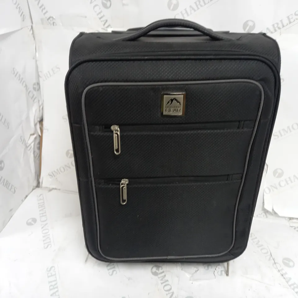 OUTDOOR GEAR SMALL LUGGAGE CASE IN BLACK