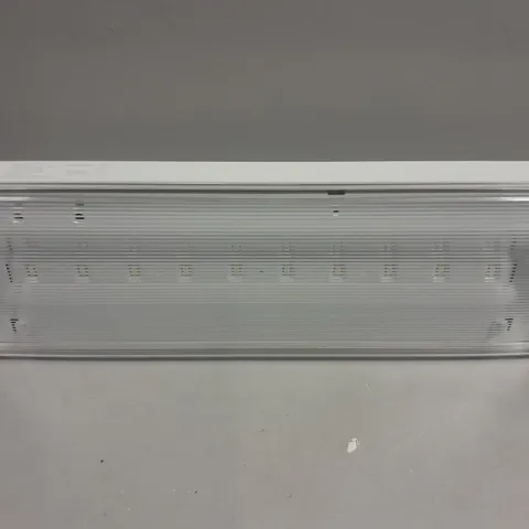 BOXED NEWLEC NLE3B E3 LED BULKHEAD LIGHT 