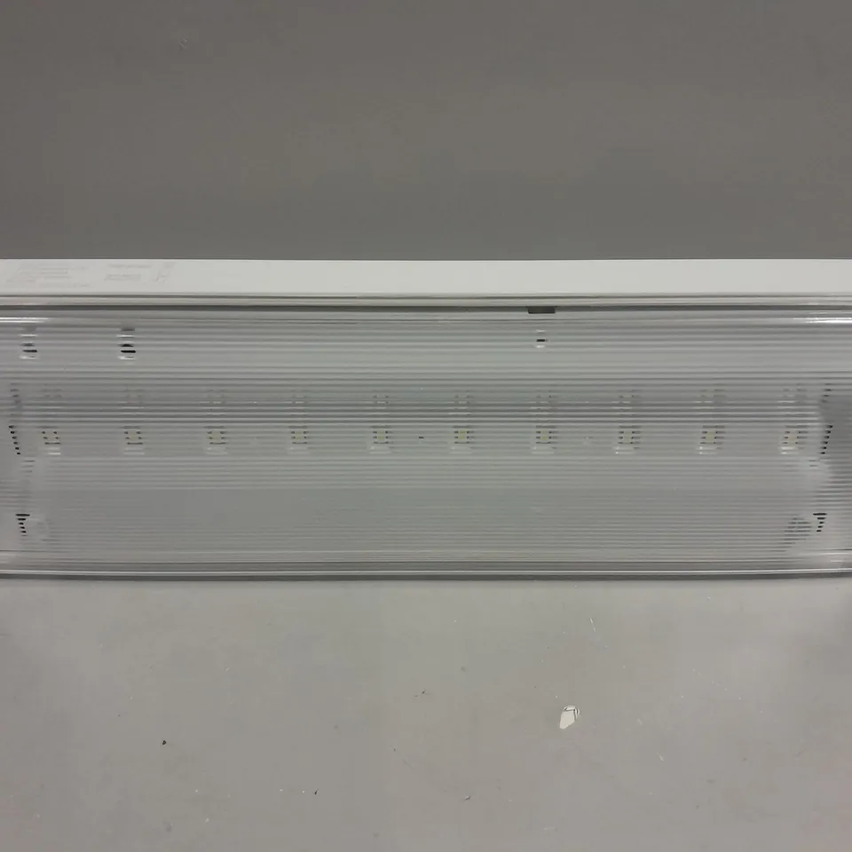 BOXED NEWLEC NLE3B E3 LED BULKHEAD LIGHT 