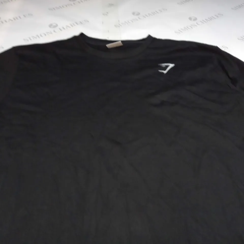 GYMSHARK EMBROIDED PLANE DESIGN T-SHIRT IN BLACK - MEDIUM