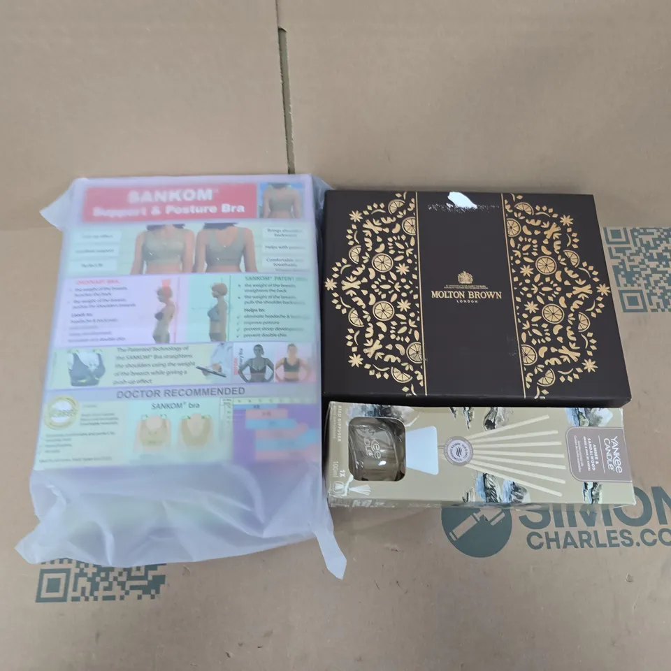 APPROXIMATELY 15 ASSORTED ITEMS TO INCLUDE MOLTON BROWN TRIO, SANKOM SUPPORT & POSTURE BRA, YANKEE CANDLE REED DIFFUSER, ETC