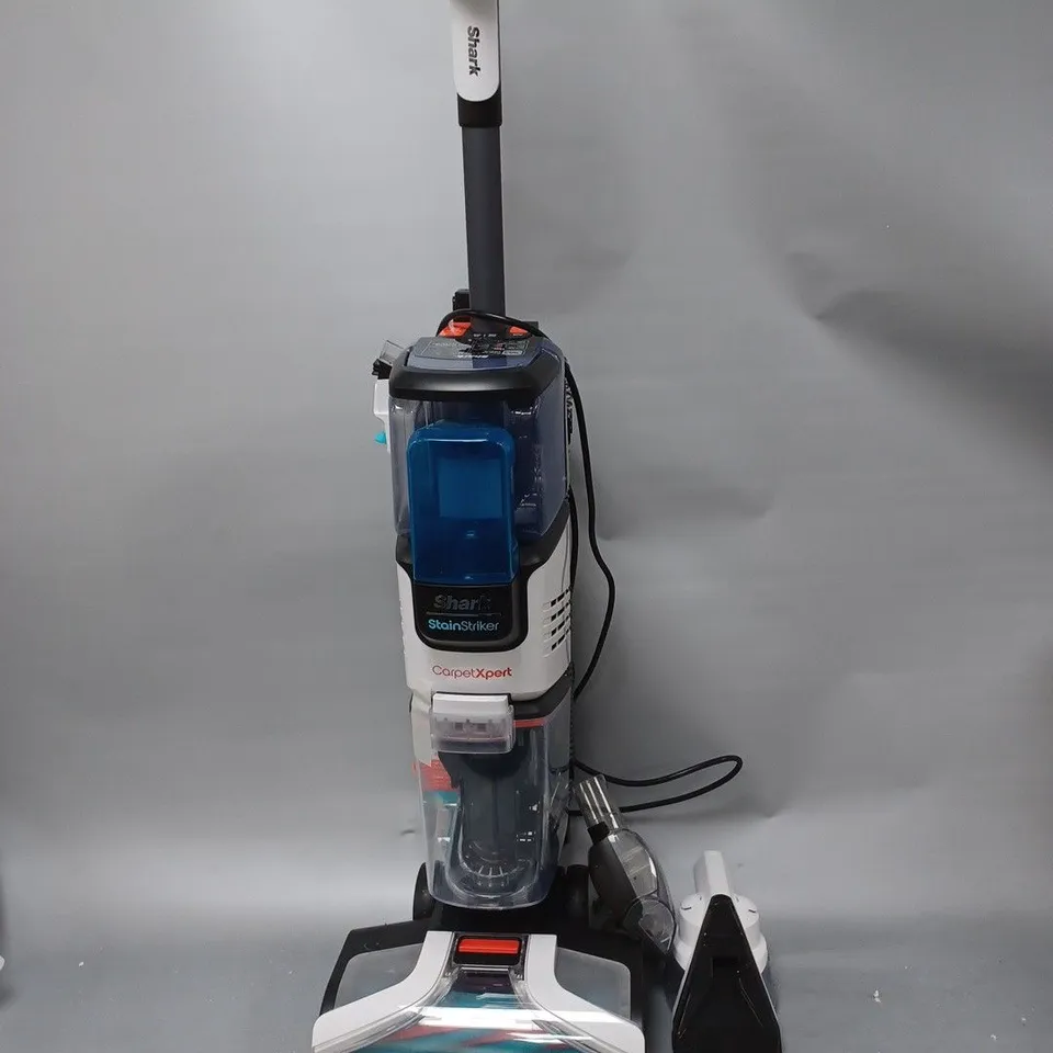 SHARK CARPET XPERT DEEP CARPET CLEANER & BUILT IN STAIN STRIKER EX200UK - COLLECTION ONLY