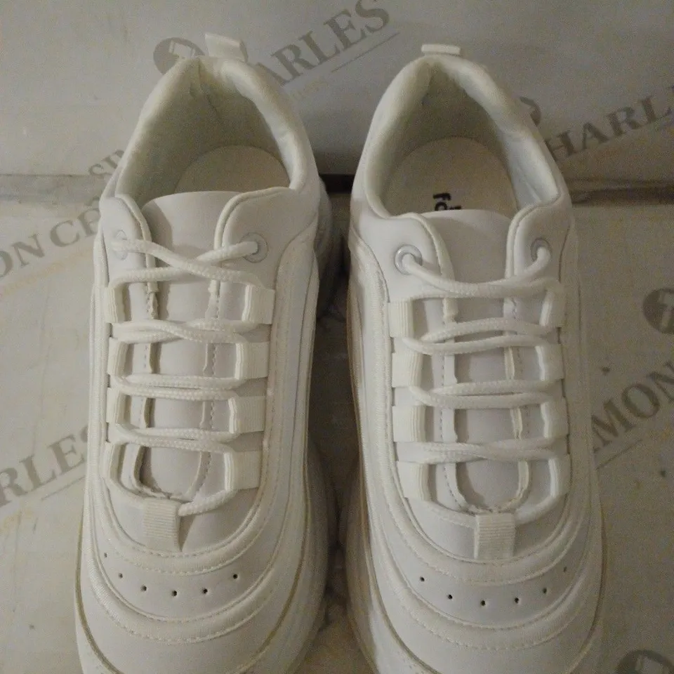 BOXED PAIR OF KOI WOMEN'S EXTRA CHUNKY WHITE TRAINERS SIZE 6