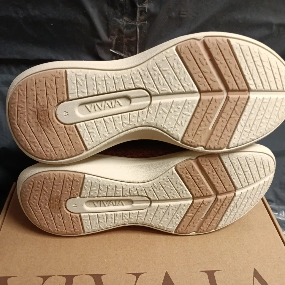 BOXED VIVIA URBAN NUTMEG WOOL TRAINERS - UK 7