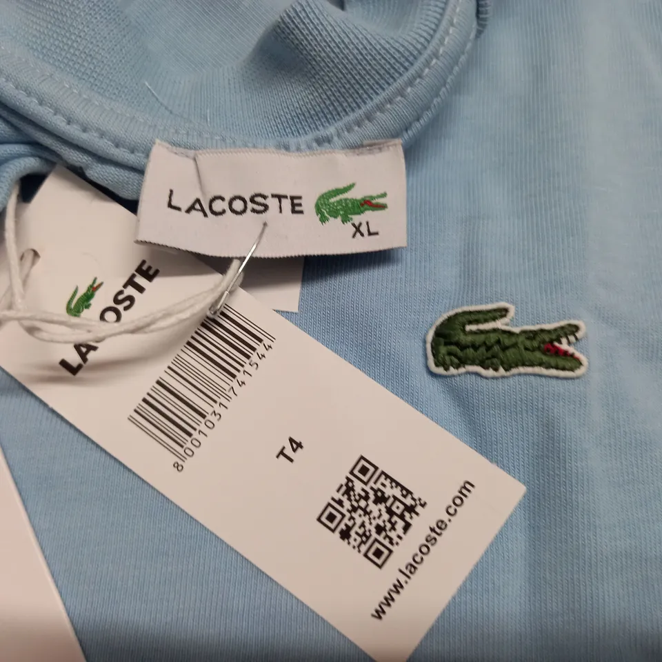 LACOSTE LIGHT BLUE T-SHIRT AND SHORTS - XL