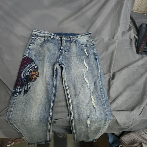 DENIM JEANS WITH EMBROIDERY