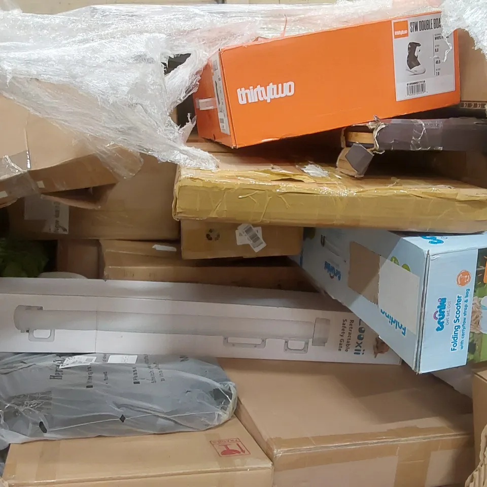 PALLET OF ASSORTED HOUSEHOLD ITEMS AND CONSUMER PRODUCTS TO INCLUDE; WALL MOUNTED PULL UP BAR, INDOOR GARDENING KIT, TROLLEY, SPORTS EQUIPMENT, BOXED FURNITURE ETC 