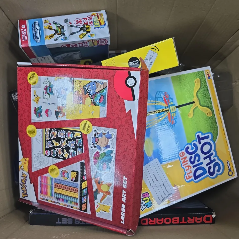 APPROXIMATELY 10 ASSORTED TOYS & GAMES PRODUCTS TO INCLUDE PLAYHUB DISC SHOT, POKEMON ART SET, SONIC LIGHT UP BALL, ETC