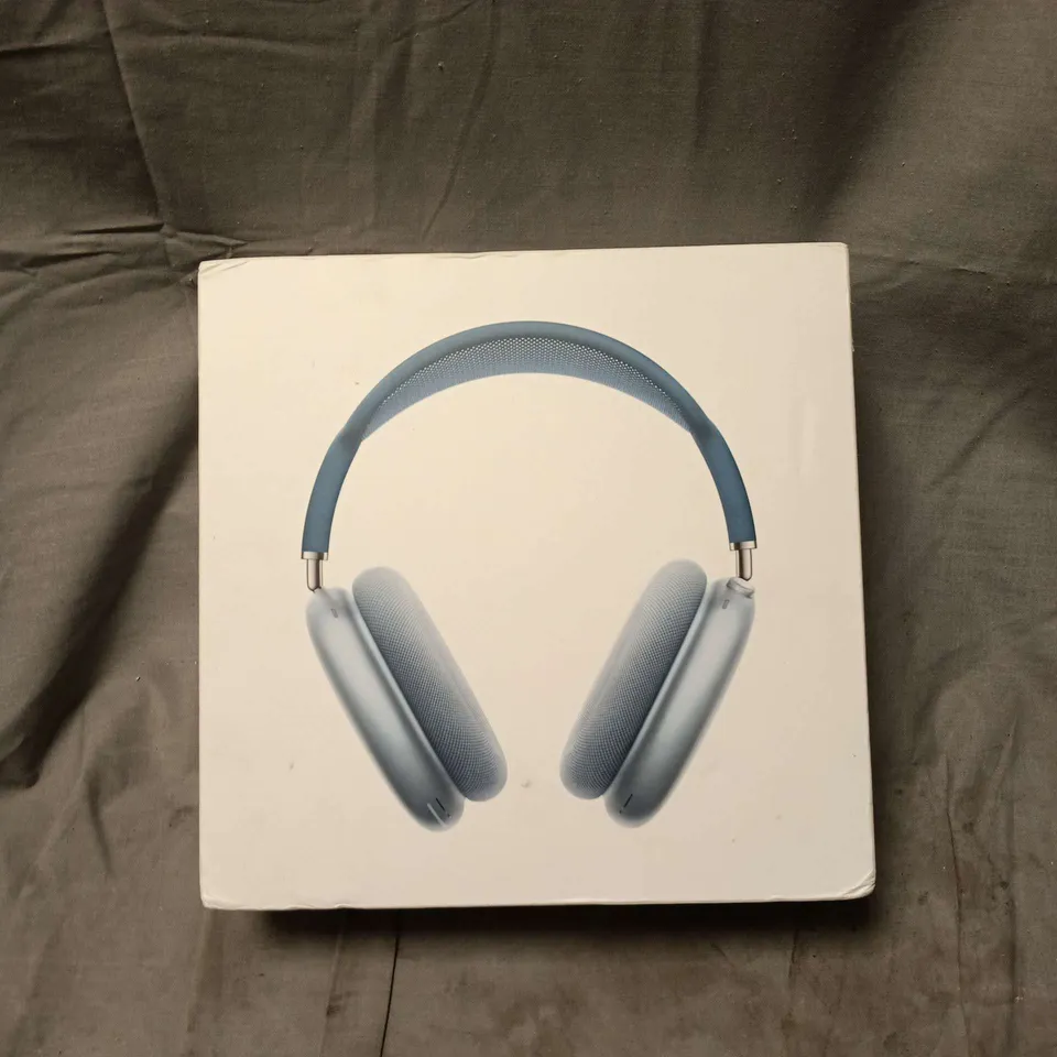 APPLE AIRPODS MAX WITH SMART CASE