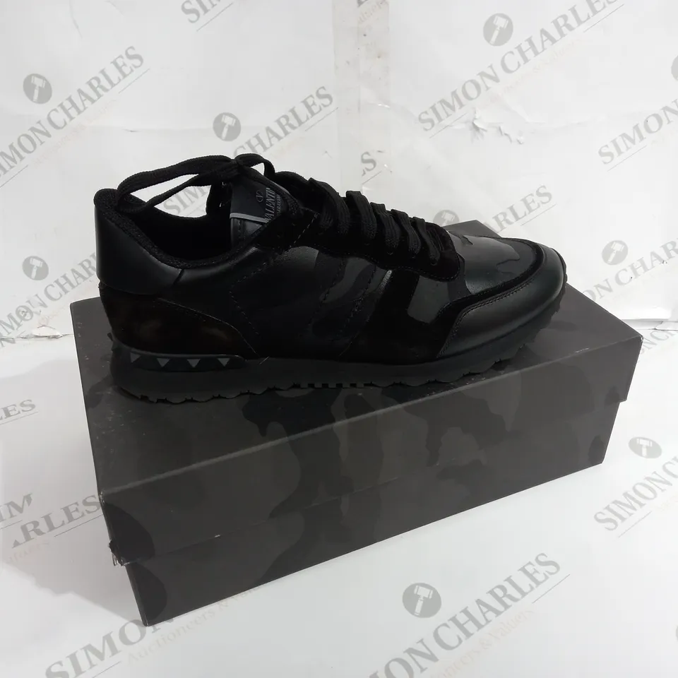 BOXED PAIR OF VALENTINO GIRAVANI BLACK TRAINERS SIZE 44 