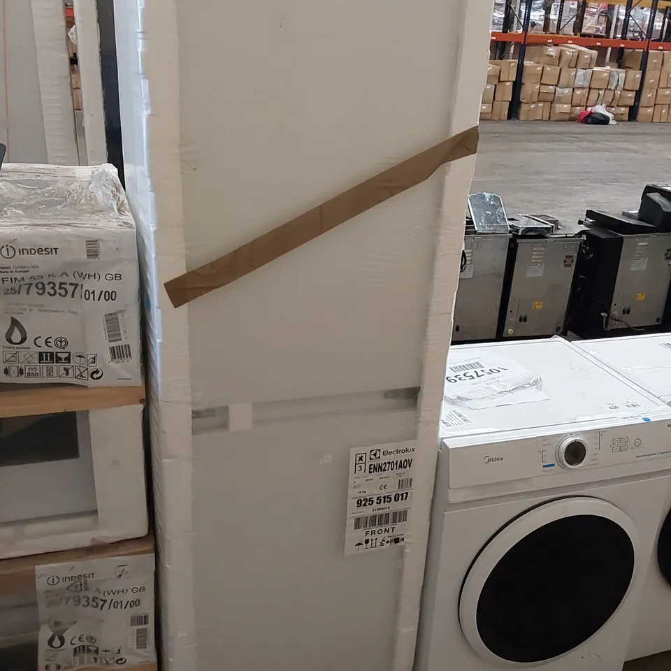 ELECTROLUX FRIDGE FREEZER ENN2701ADV